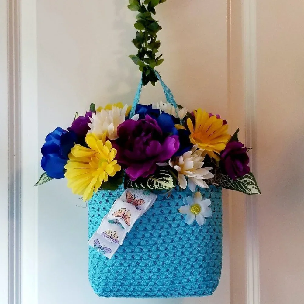 Pretty Hanging Purse Decor 🦋